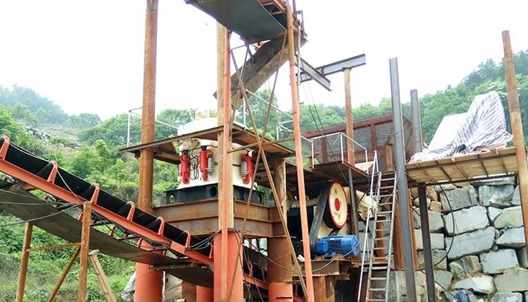 Canadian-granite-production-line,-multi-cylinder-cone-crusher-operating-stably.