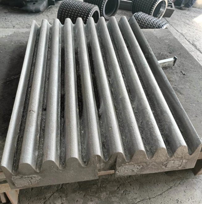 High-manganese-steel-is-a-special-wear-resistant-material-for-jaw-plates.