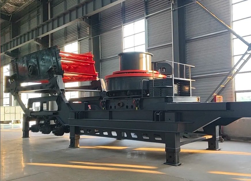 Impact-sand-making-machine-with-screening-device