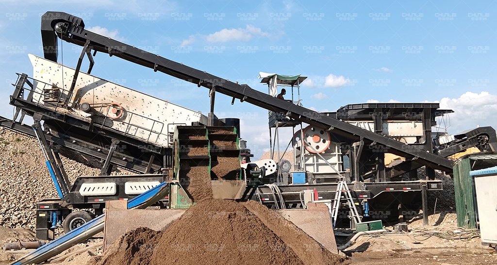 Mobile-crusher-working-at-a-quarry-site-for-on-site-aggregate-production